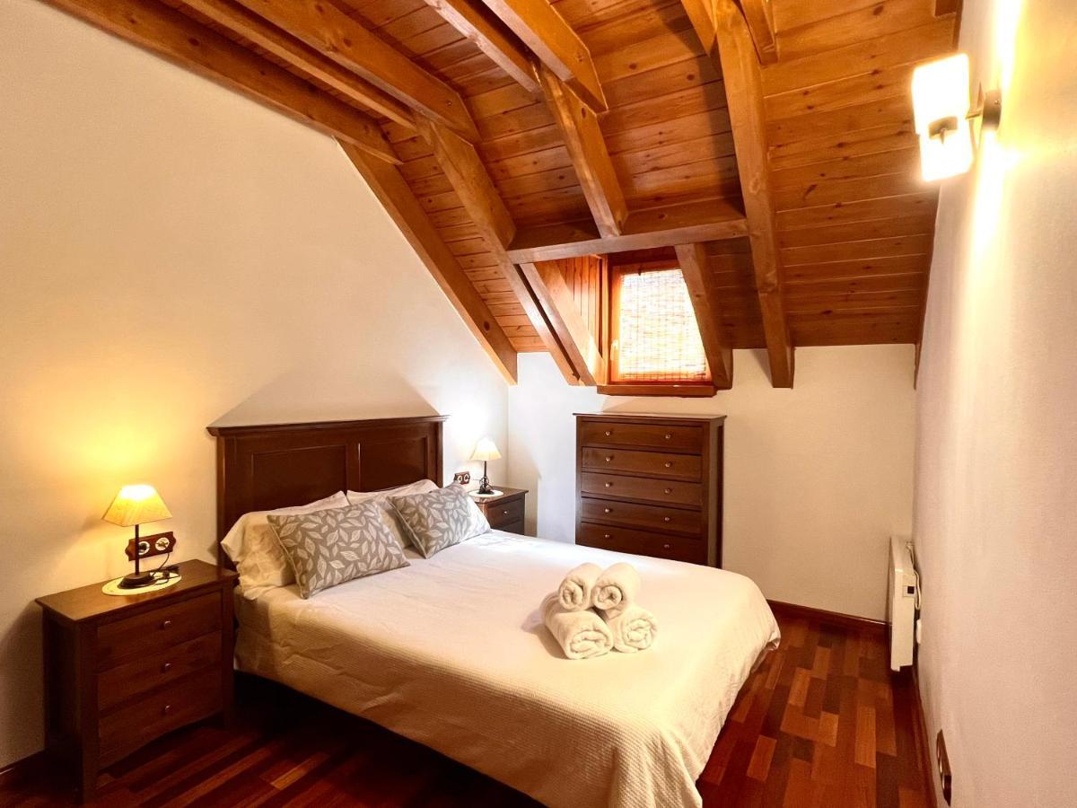 Apartament La Noguera - L'Amfitriona Rialp Zewnętrze zdjęcie