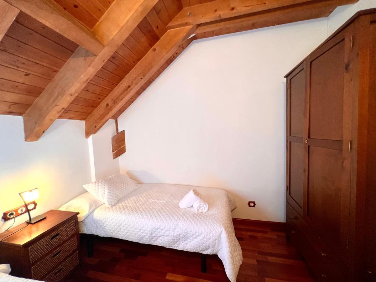 Apartament La Noguera - L'Amfitriona Rialp Zewnętrze zdjęcie